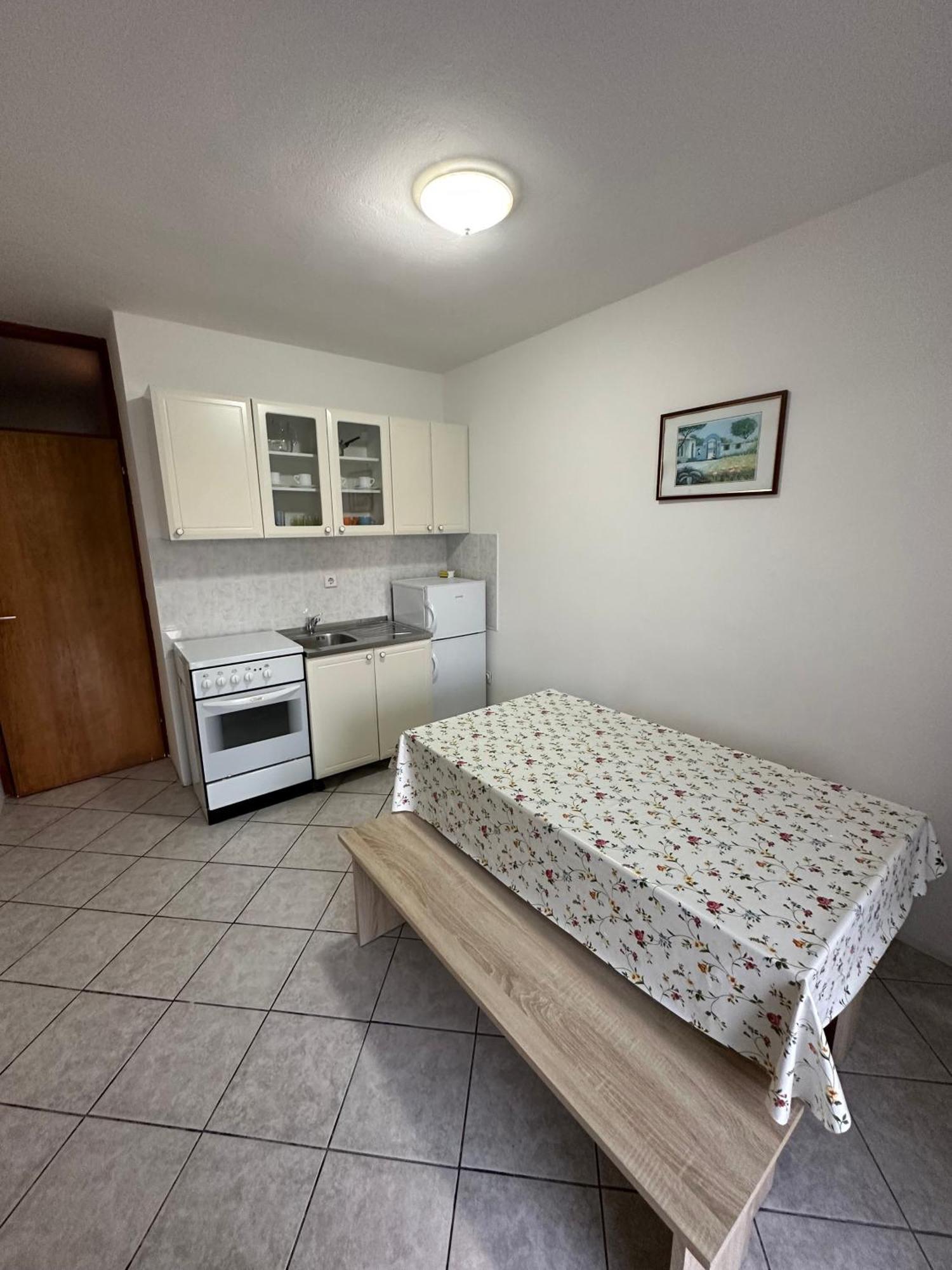 Apartmani Ana Malinska Eksteriør billede